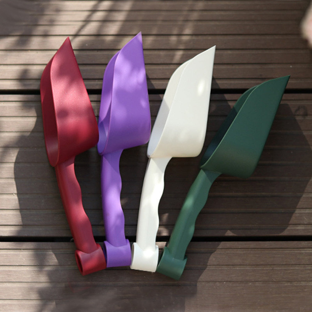 Ergonomic Soil Scoop in Moulded Resin, Hand Trowel with Hanging Loop - Image 6