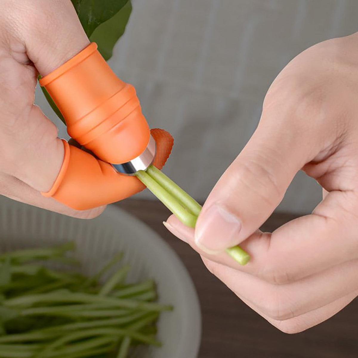 Silicone Thumb and Finger Picking Set with Stainless Blades for Fruit and Herbs - Image 4