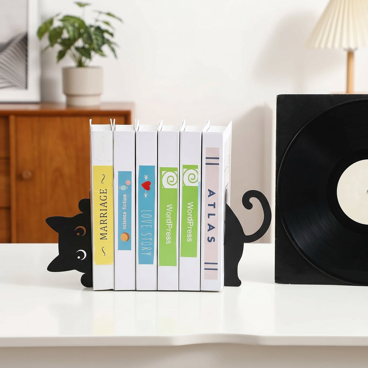 Peeking Cat Bookends in Black Steel, Set of Two with Non-Slip Bases - Image 4